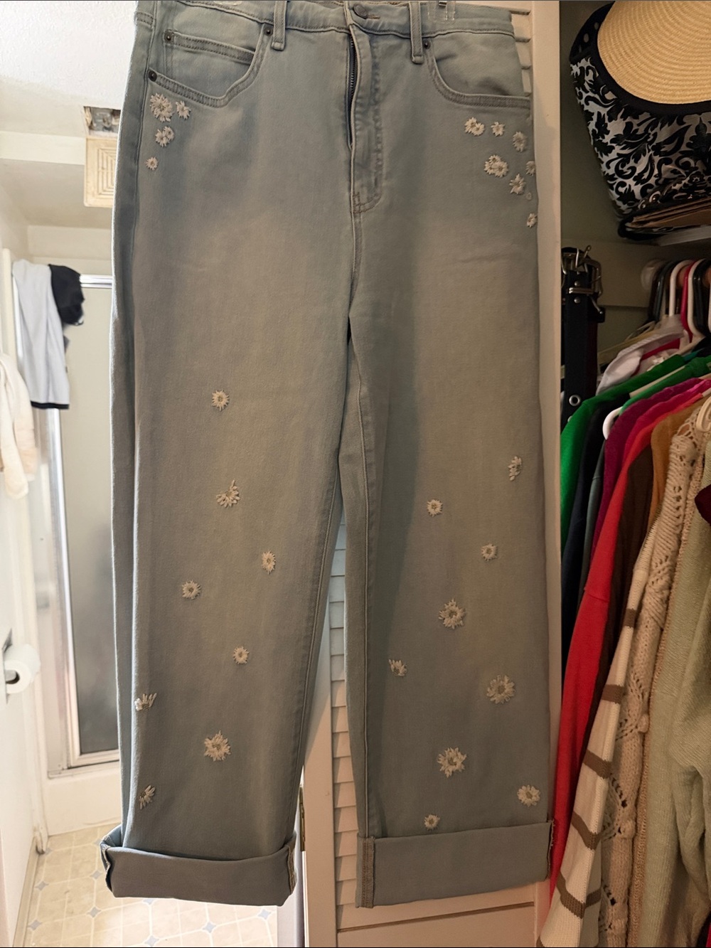Women's Light Blue Zinnia Embroidered Wide-Leg Cropped Jeans